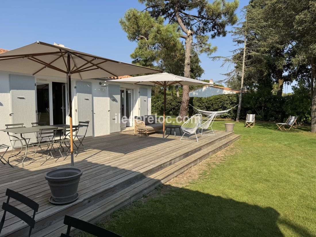 Photo 5 : TERRASSE d'une maison située à Les Portes-en-Ré, île de Ré.