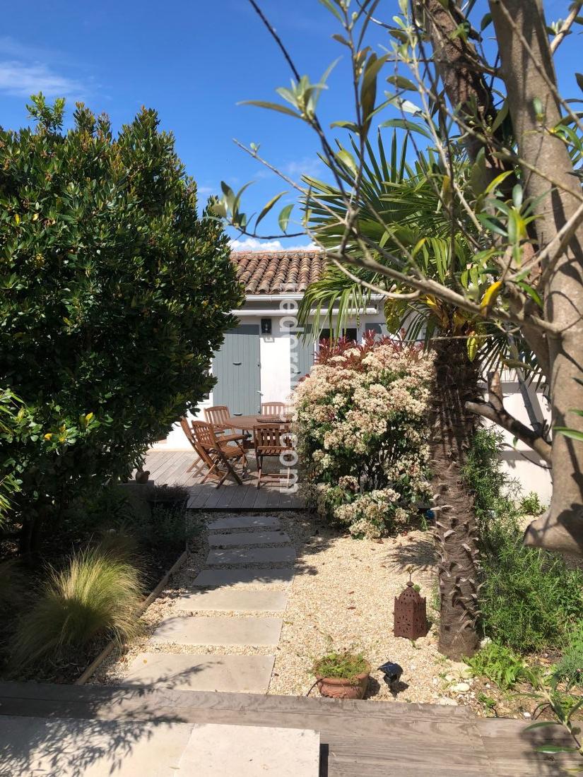 Photo 2 : EXTERIEUR d'une maison située à La Flotte-en-Ré, île de Ré.