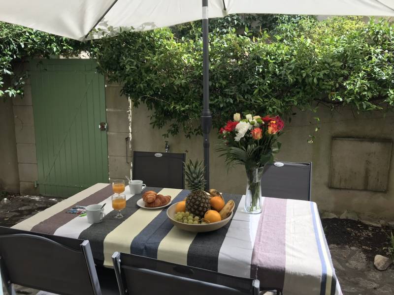 Photo 10 : TERRASSE d'une maison située à Saint-Martin-de-Ré, île de Ré.