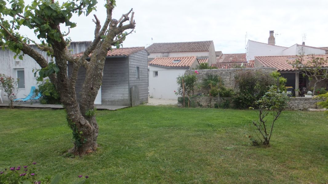 Photo 24 : JARDIN d'une maison située à Ars en Ré, île de Ré.