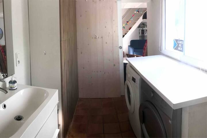 Photo 23 : SALLEDEBAIN d'une maison située à Loix, île de Ré.