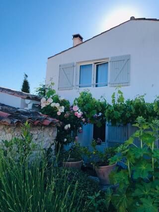 Photo 3 : EXTERIEUR d'une maison située à Loix, île de Ré.