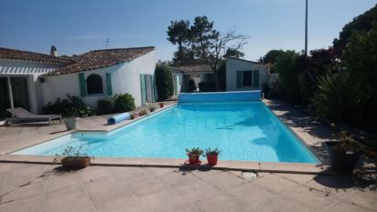 Ile de Ré:Ensemble de 2 chambres d'hôtes familiales avec piscine
