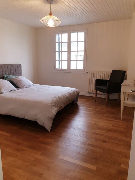 Photo 9 : CHAMBRE d'une maison située à Saint-Clément-des-Baleines, île de Ré.