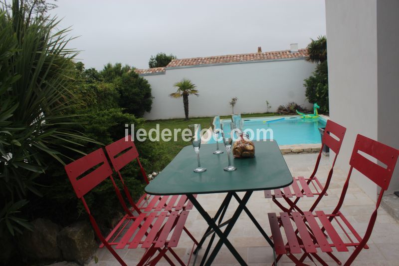 Photo 6 : TERRASSE d'une maison située à Loix, île de Ré.