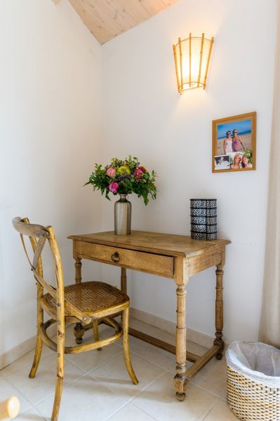 Photo 15 : CHAMBRE d'une maison située à Le Bois-Plage-en-Ré, île de Ré.