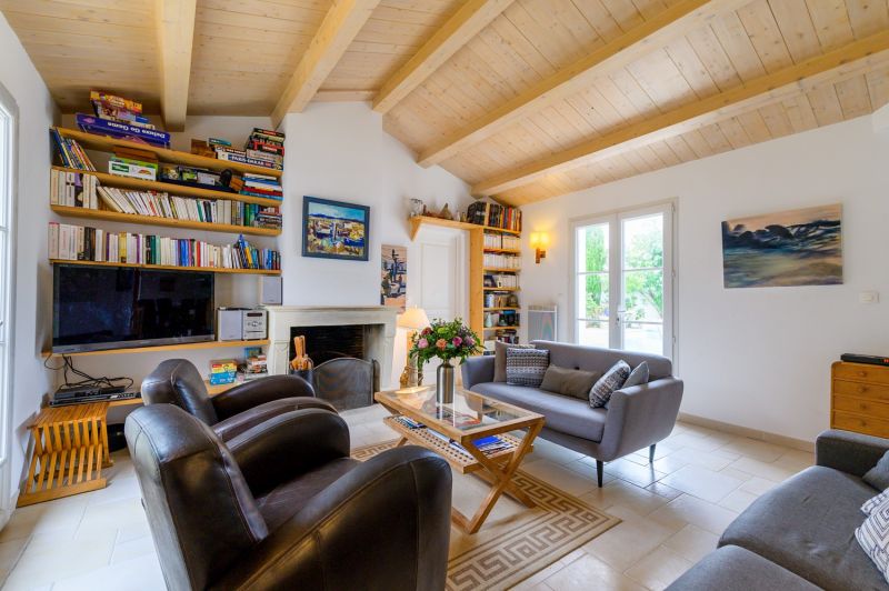 Photo 7 : SEJOUR d'une maison située à Le Bois-Plage-en-Ré, île de Ré.