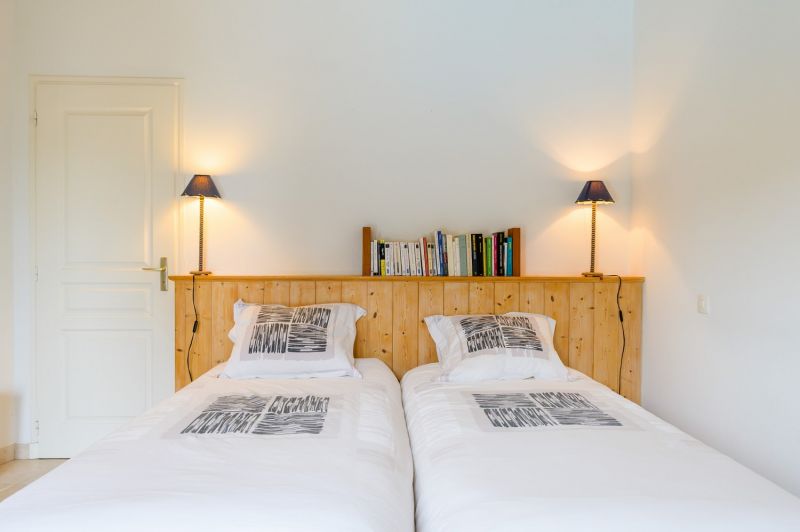 Photo 14 : CHAMBRE d'une maison située à Le Bois-Plage-en-Ré, île de Ré.