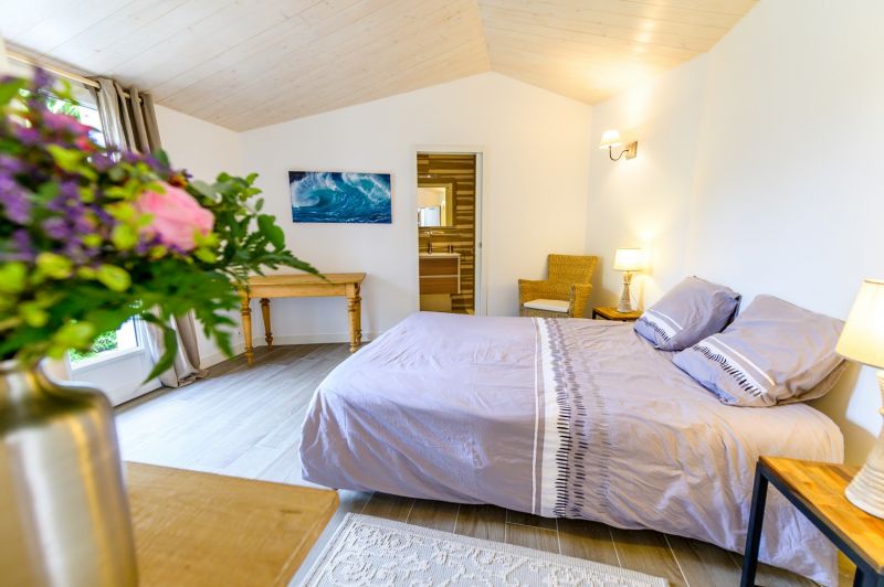 Photo 24 : CHAMBRE d'une maison située à Le Bois-Plage-en-Ré, île de Ré.