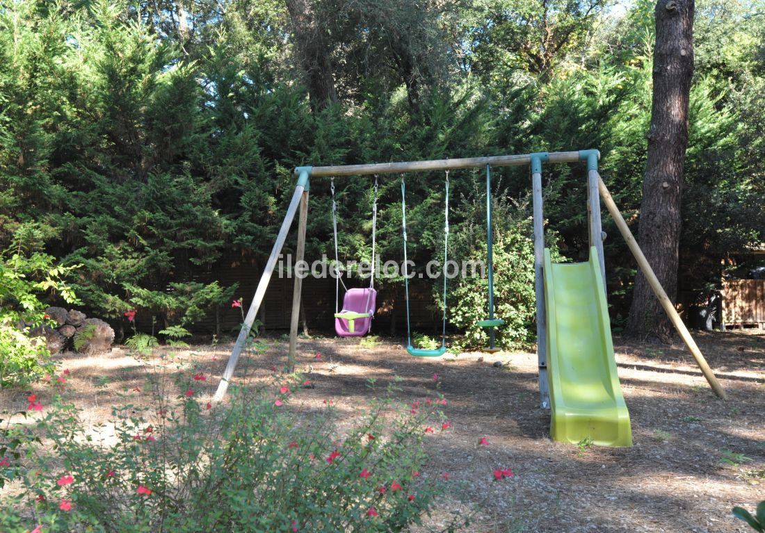 Photo 57 : JARDIN d'une maison située à Rivedoux-Plage, île de Ré.