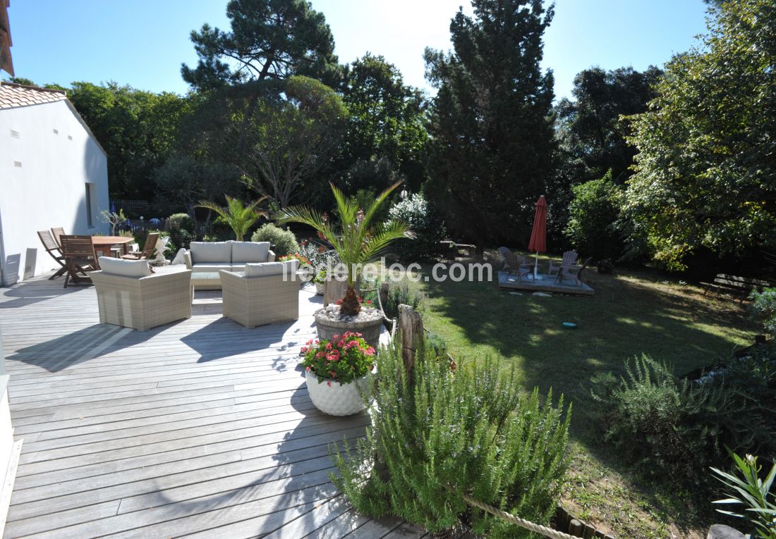 Photo 15 : JARDIN d'une maison située à Rivedoux-Plage, île de Ré.