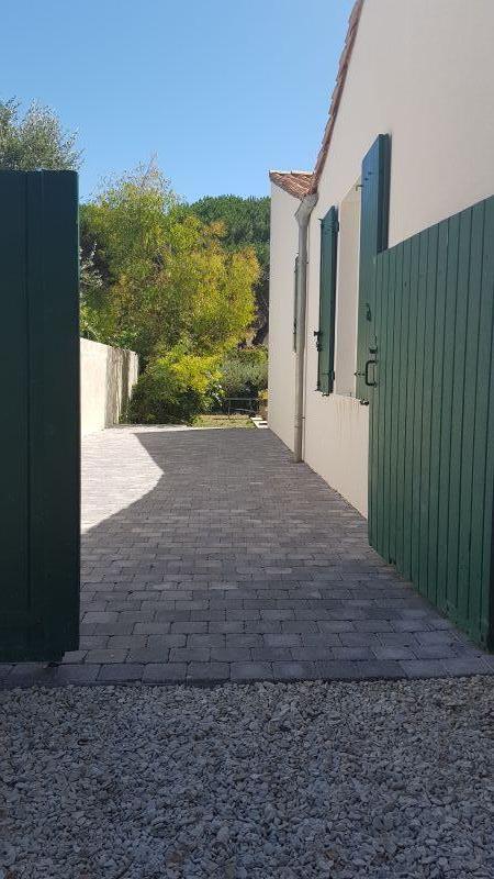 Photo 7 : ENTREE d'une maison située à Le Bois-Plage-en-Ré, île de Ré.