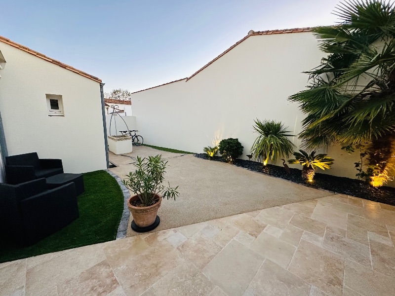 Photo 5 : EXTERIEUR d'une maison située à Saint-Martin-de-Ré, île de Ré.