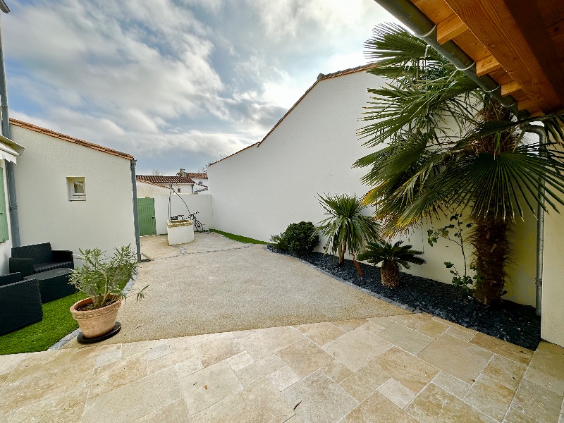 Photo 3 : JARDIN d'une maison située à Saint-Martin-de-Ré, île de Ré.