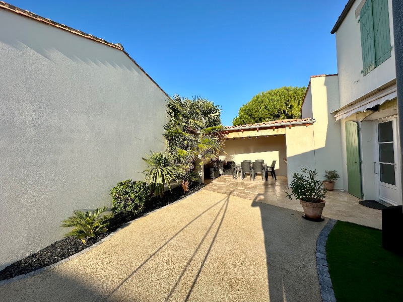 Photo 2 : JARDIN d'une maison située à Saint-Martin-de-Ré, île de Ré.