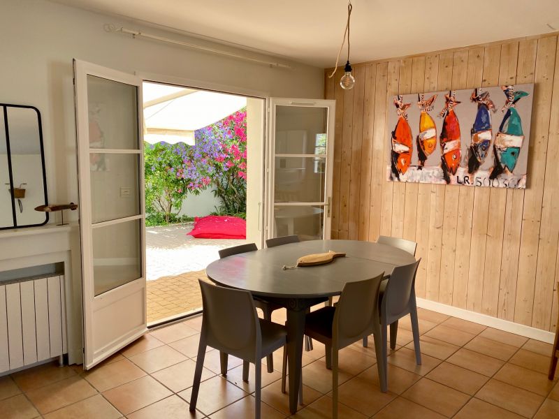 Photo 11 : SEJOUR d'une maison située à Saint-Martin-de-Ré, île de Ré.