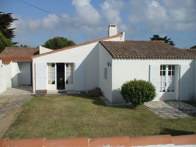 Photo 1 : EXTERIEUR d'une maison située à La Couarde, île de Ré.