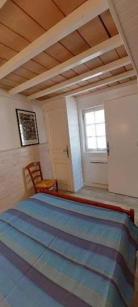 Photo 10 : CHAMBRE d'une maison située à La Couarde, île de Ré.