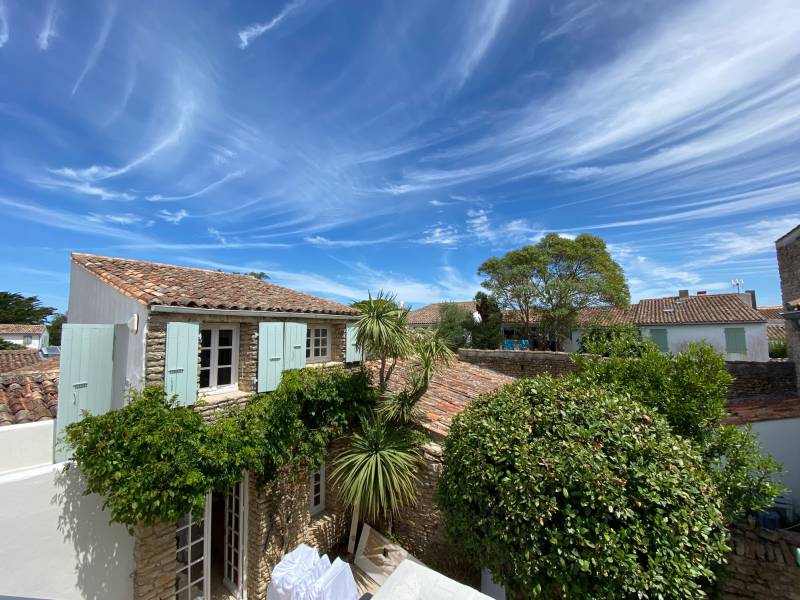 Photo 2 : EXTERIEUR d'une maison située à Les Portes-en-Ré, île de Ré.