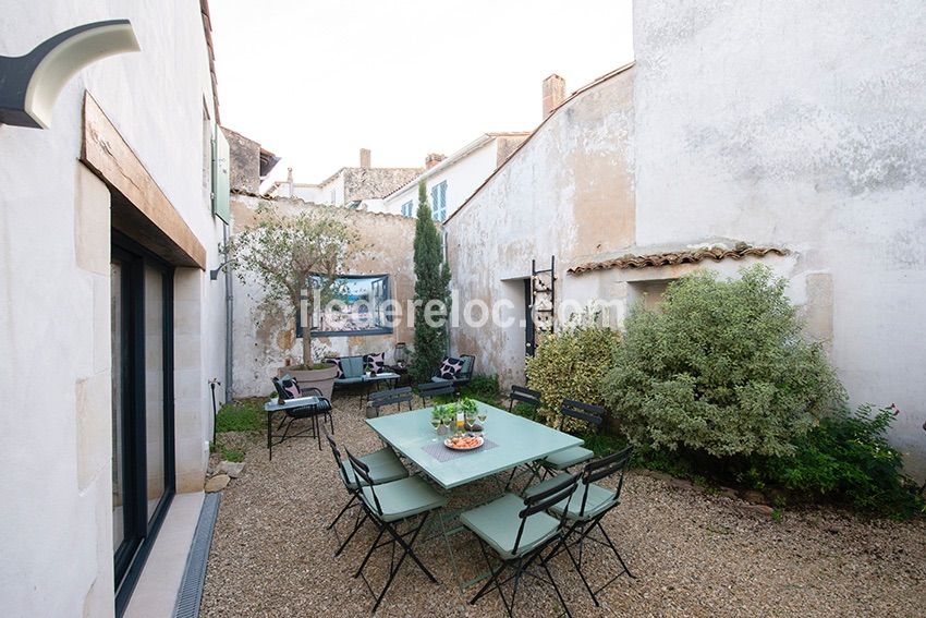 Photo 38 : EXTERIEUR d'une maison située à Sainte-Marie-de-Ré, île de Ré.