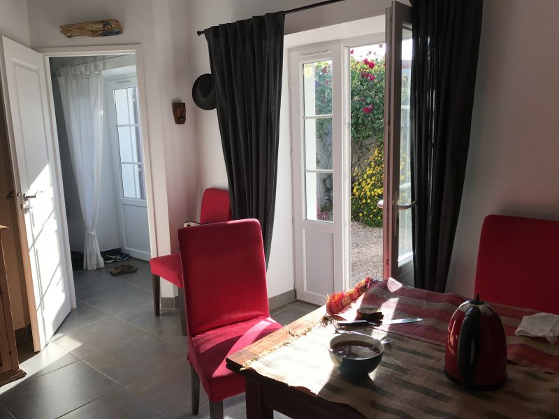Photo 3 : SEJOUR d'une maison située à Loix, île de Ré.
