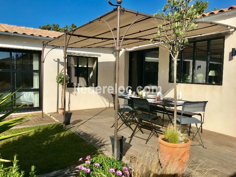 Photo 8 : TERRASSE d'une maison située à Saint-Martin-de-Ré, île de Ré.