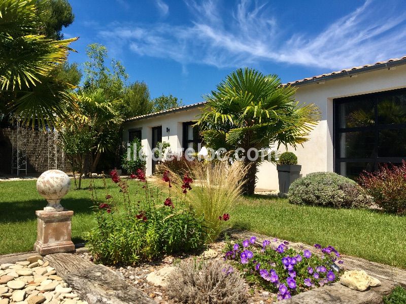 Photo 1 : JARDIN d'une maison située à Saint-Martin-de-Ré, île de Ré.