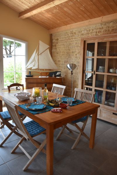 Photo 4 : SEJOUR d'une maison située à Loix, île de Ré.