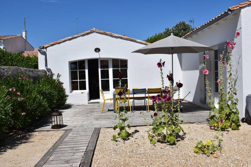 Photo 10 : EXTERIEUR d'une maison située à Loix, île de Ré.