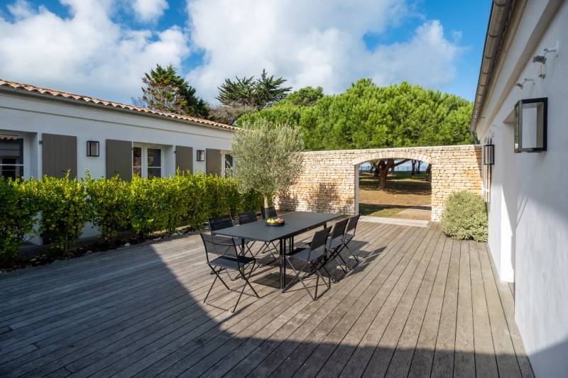 Photo 7 : PATIO d'une maison située à Les Portes-en-Ré, île de Ré.