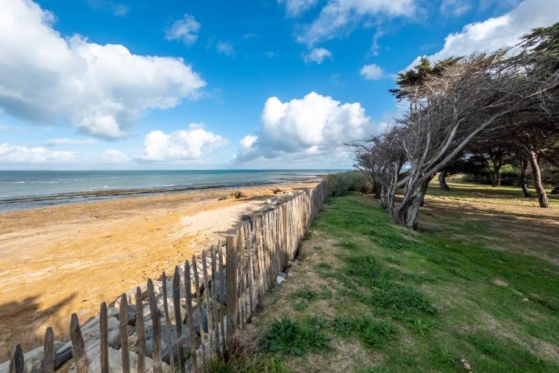 Photo 4 : EXTERIEUR d'une maison située à Les Portes-en-Ré, île de Ré.