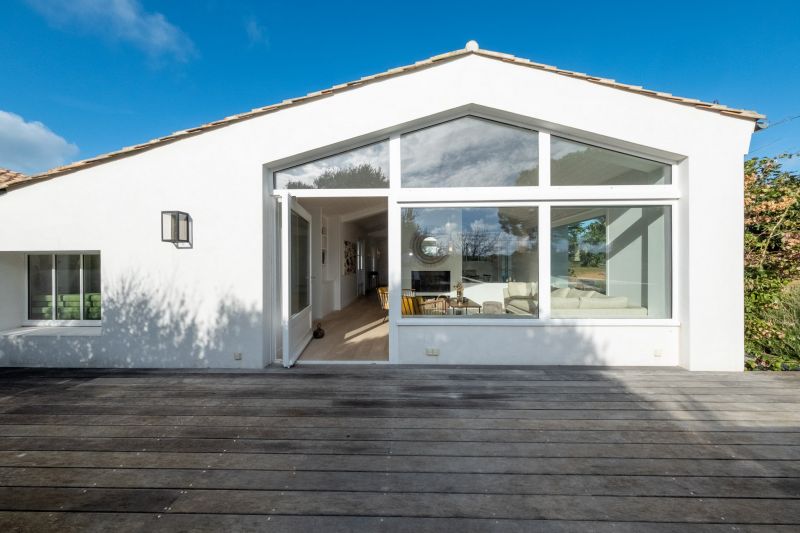 Photo 8 : EXTERIEUR d'une maison située à Les Portes-en-Ré, île de Ré.