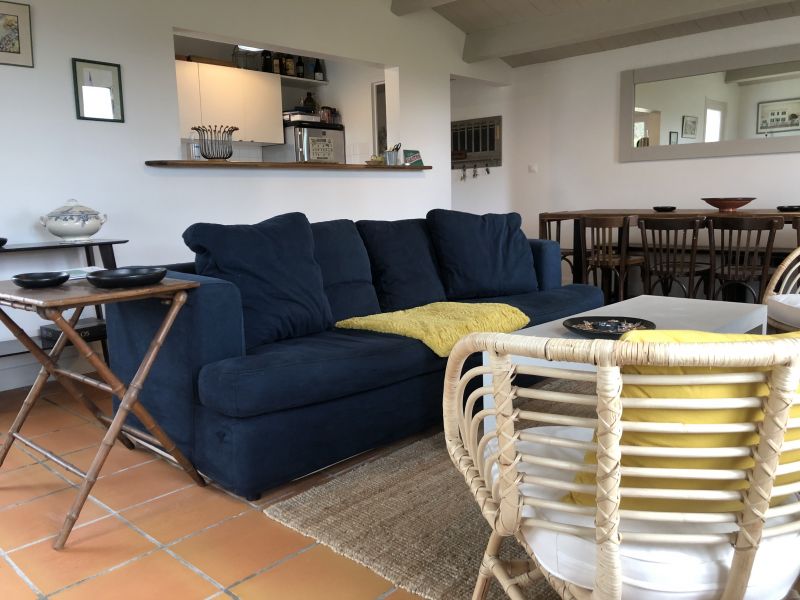 Photo 7 : SEJOUR d'une maison située à La Couarde-sur-mer, île de Ré.