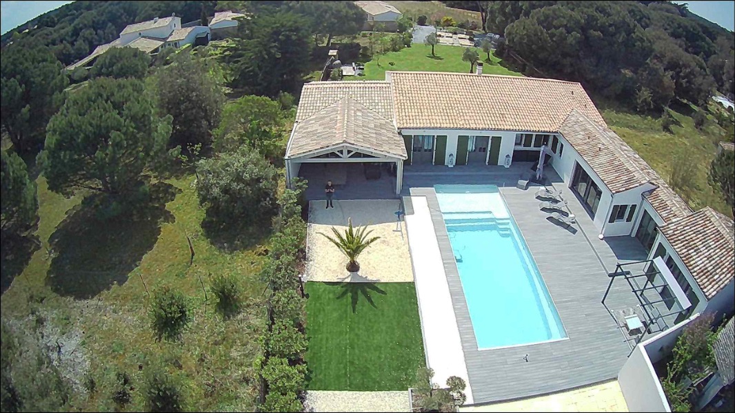 Photo 3 : EXTERIEUR d'une maison située à La Flotte, île de Ré.