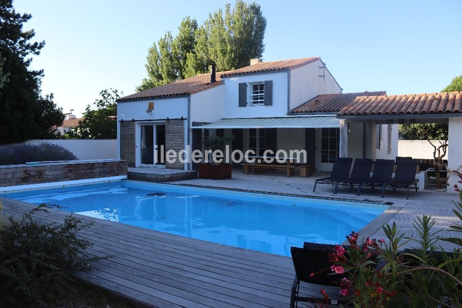 Photo 2 : EXTERIEUR d'une maison située à La Couarde-sur-mer, île de Ré.