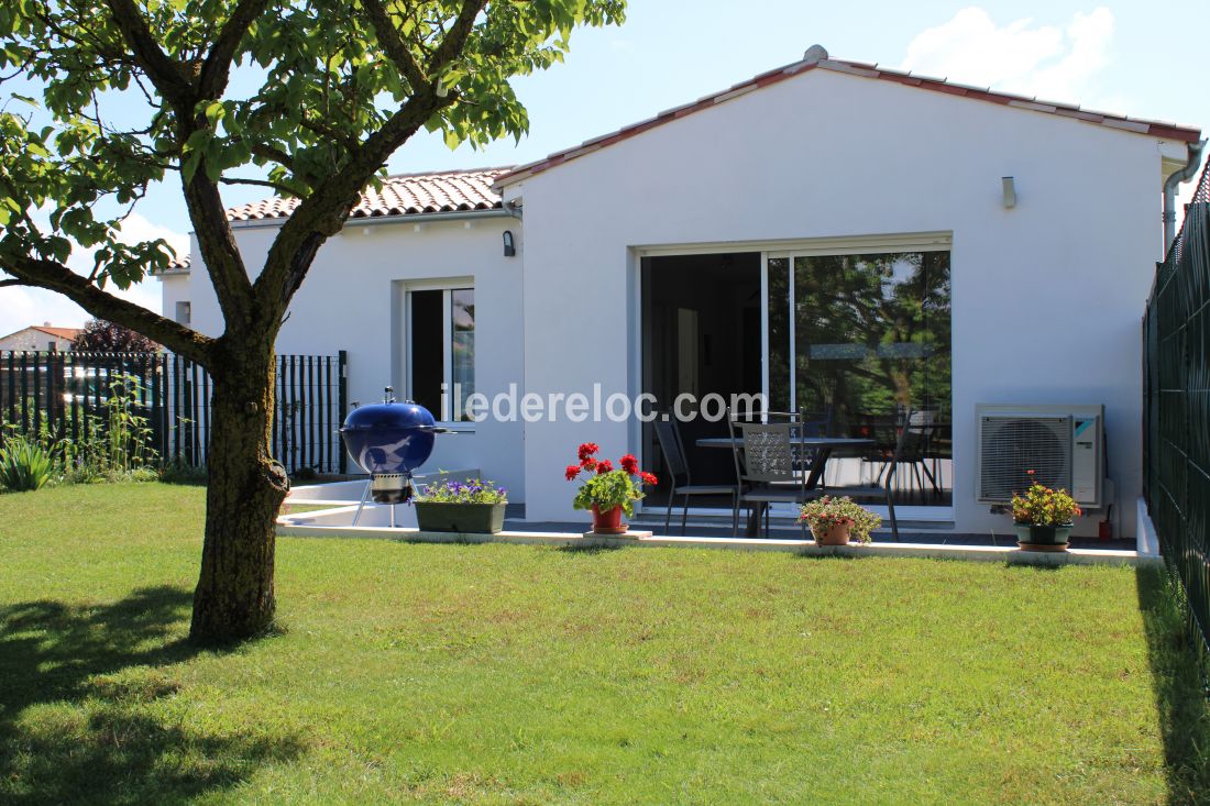 Photo 3 : TERRASSE d'une maison située à Le Bois-Plage-en-Ré, île de Ré.