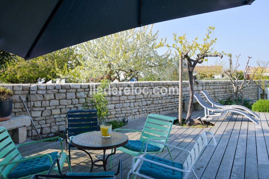 Photo 75 : EXTERIEUR d'une maison située à Sainte-Marie-de-Ré, île de Ré.