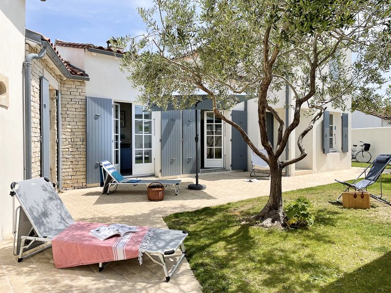 Photo 17 : TERRASSE d'une maison située à La Couarde-sur-mer, île de Ré.