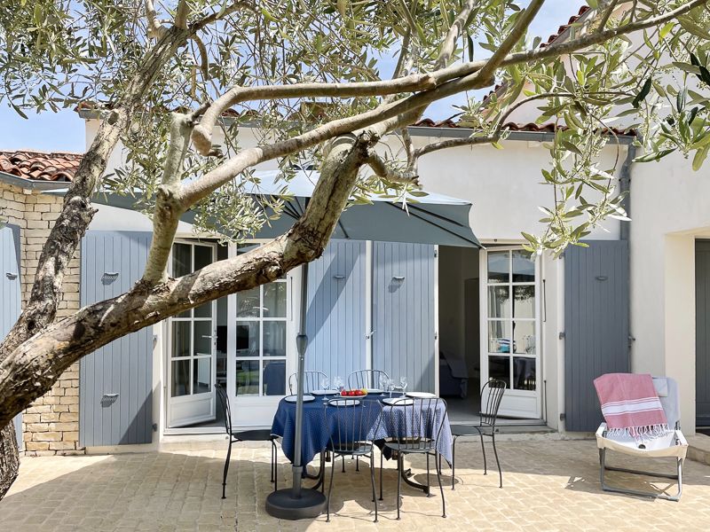 Photo 7 : TERRASSE d'une maison située à La Couarde-sur-mer, île de Ré.