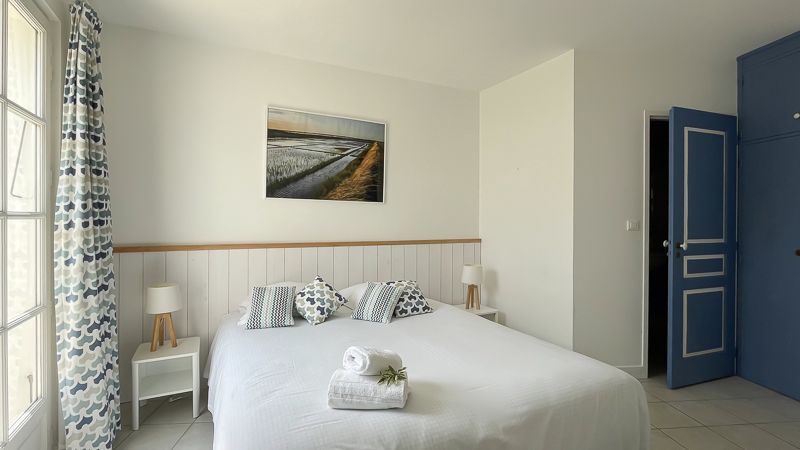 Photo 16 : CHAMBRE d'une maison située à La Couarde-sur-mer, île de Ré.