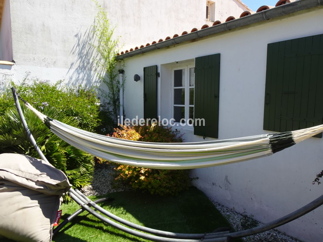 Photo 17 : EXTERIEUR d'une maison située à Ars en Ré, île de Ré.