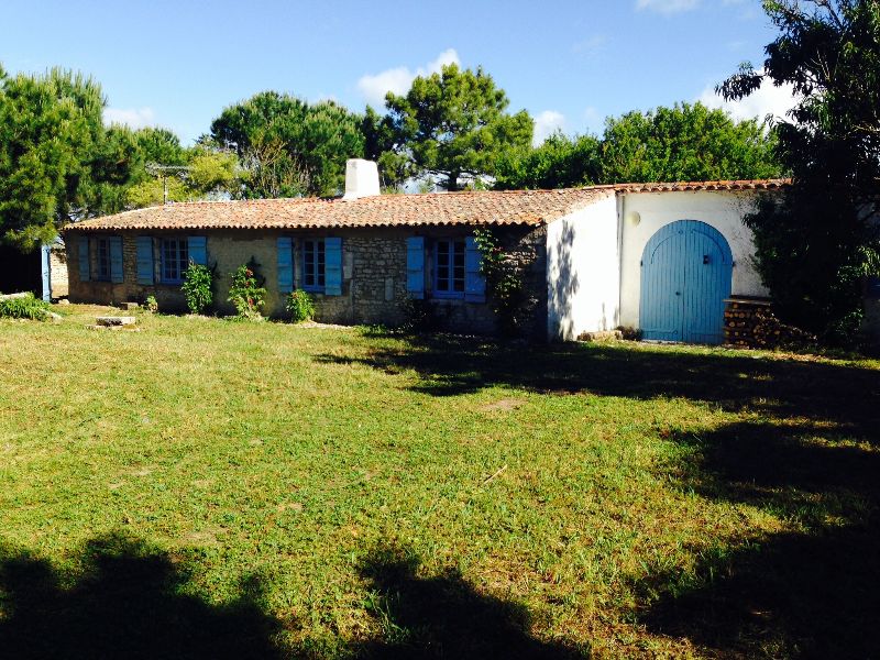 Photo 4 : EXTERIEUR d'une maison située à Saint-Martin-de-Ré, île de Ré.