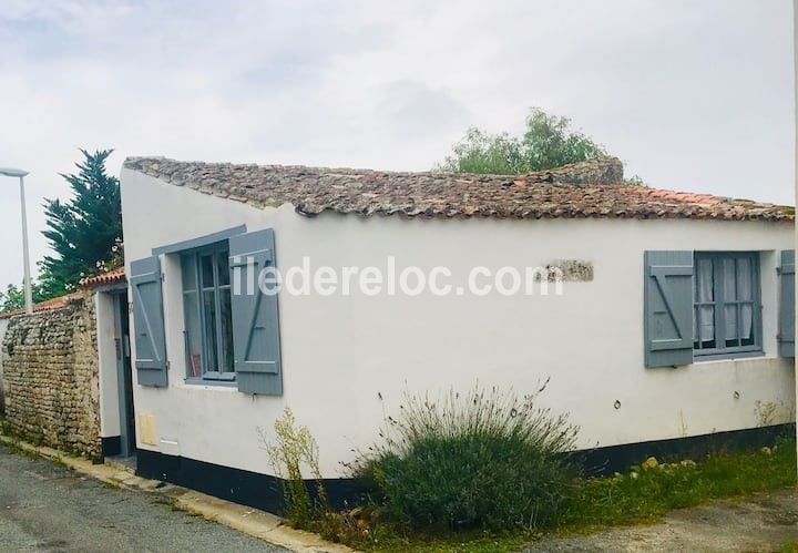 Photo 18 : EXTERIEUR d'une maison située à Saint-Clément-des-Baleines, île de Ré.