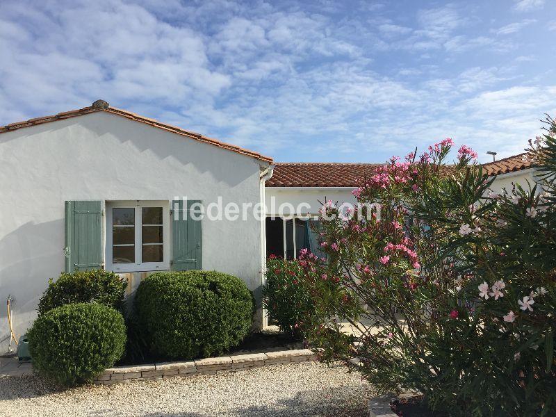 Photo 13 : JARDIN d'une maison située à Sainte-Marie-de-Ré, île de Ré.