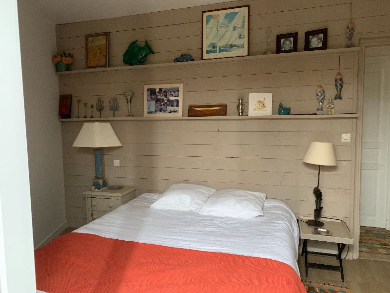 Photo 13 : CHAMBRE d'une maison située à Le Bois-Plage-en-Ré, île de Ré.