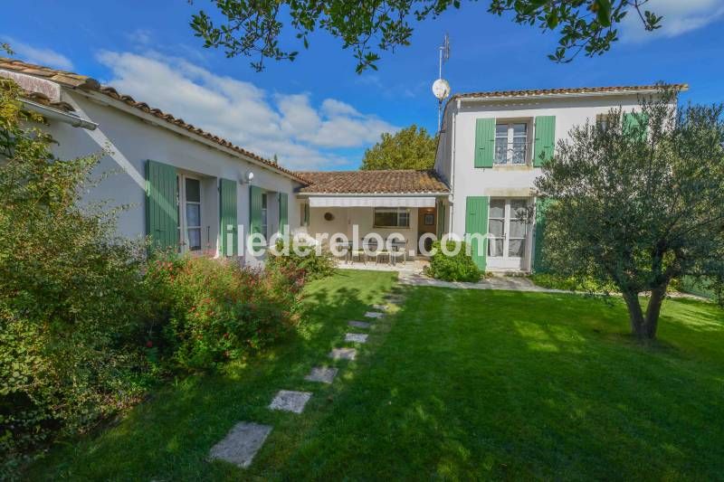 Photo 1 : JARDIN d'une maison située à Saint-Martin-de-Ré, île de Ré.