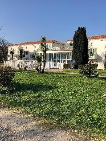 Photo 43 : EXTERIEUR d'une maison située à Saint-Martin-de-Ré, île de Ré.