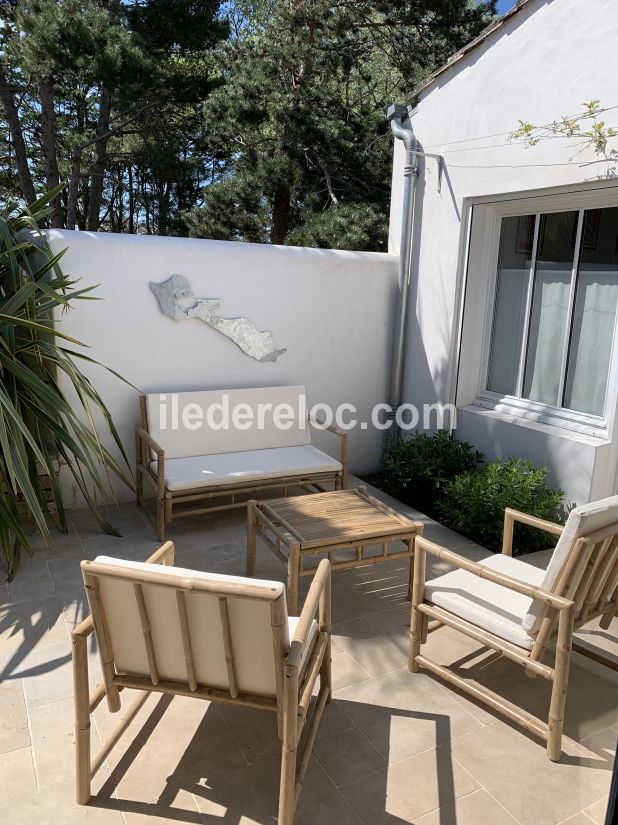 Photo 6 : TERRASSE d'une maison situ&eacute;e &agrave; La Couarde-sur-mer, &icirc;le de R&eacute;.