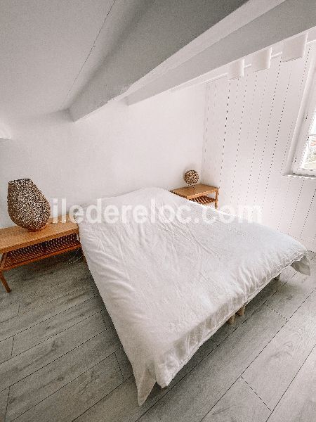 Photo 26 : CHAMBRE d'une maison située à Loix, île de Ré.