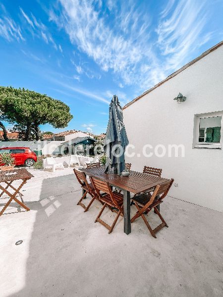 Photo 32 : TERRASSE d'une maison située à Loix, île de Ré.